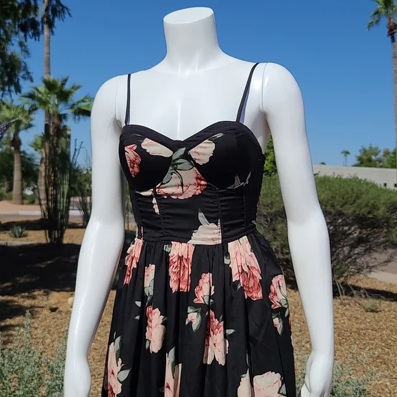 BAND OF GYPSIES Smocked Mini Dress XS Black Floral Skater Peplum Corset Sara - Picture 9 of 16